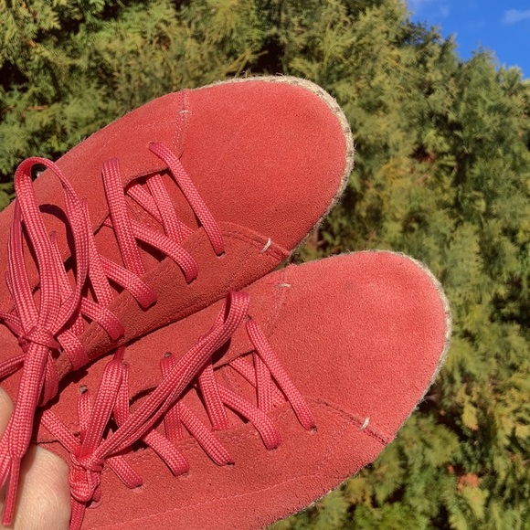 TOMS Lena Hibiscus Suede 7 Sneaker Shoe Women’s Size 8 - Picture 7 of 11